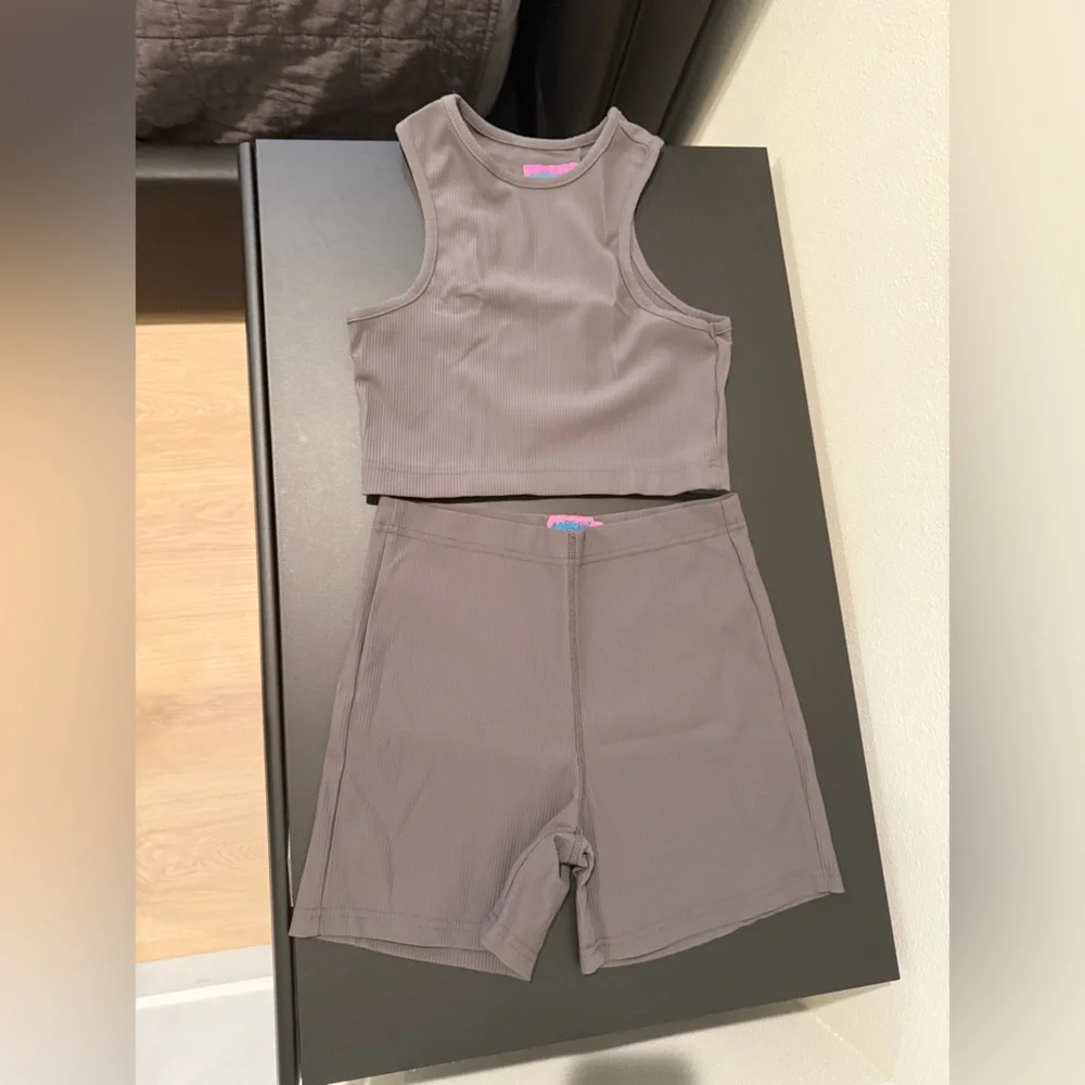 Edikted Zoella Ribbed Set - Picture 7 of 9